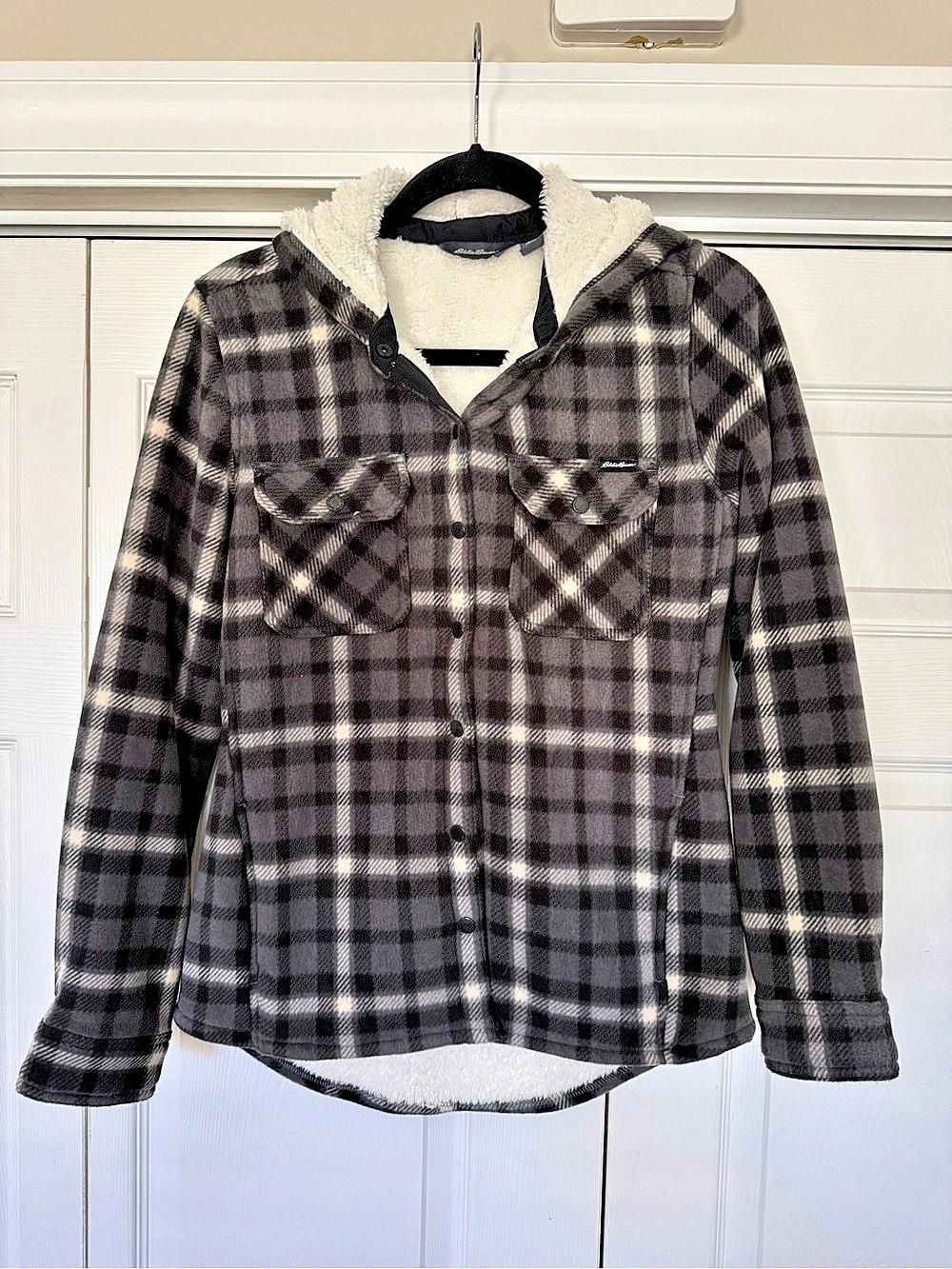Eddie Bauer Plaid Sherpa-Lined Jacket in Gray & Black Size Small
